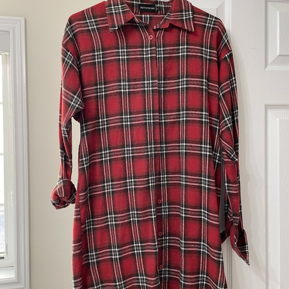 PRETTYLITTLETHING Long Red Flannel Button Up Shirt - US 0